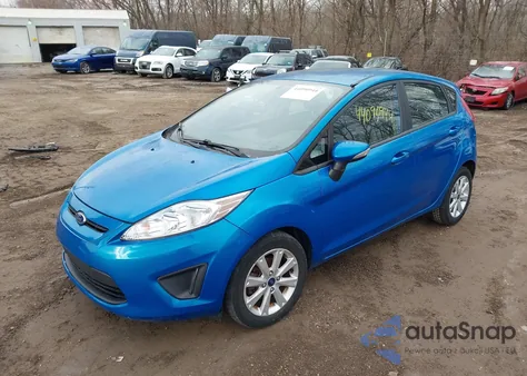 2013 Ford Fiesta Se z USA, uszkodzony, nr VIN 3FADP4EJ9DM215858